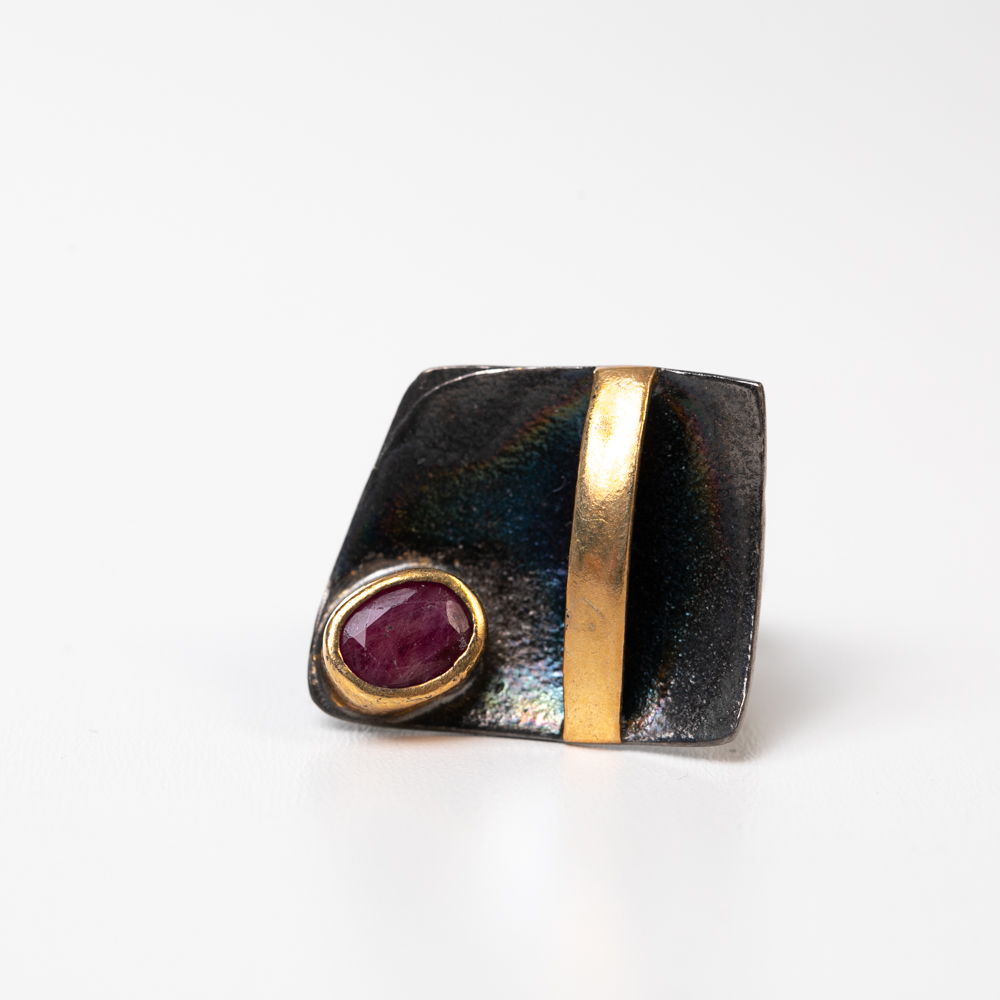 Contemporary Ruby RIng
