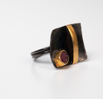 Contemporary Ruby RIng