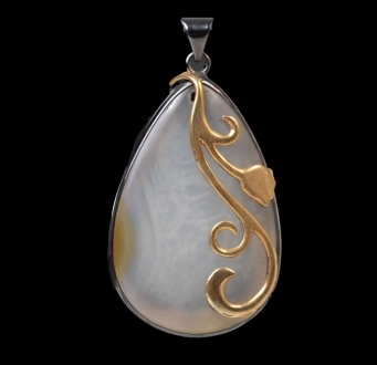 Wildflower Pendant with Unique Agate Stone